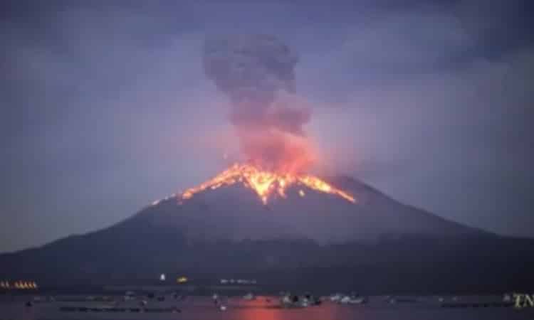  Gunung  Semeru  Meletus  Tadi pagi Untuk korban  Jiwa wiki Go